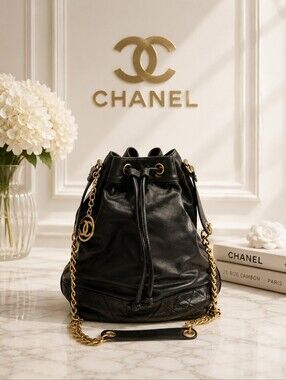CHANEL Leather Shoulder Bag 783-042525